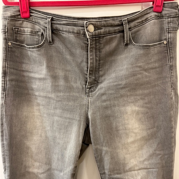 Athleta Sculptek Skinny Jeans, Size 14, Grey Wash - Picture 9 of 16